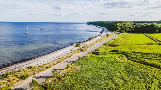 Hesnæs kustlijn en strand in Lolland Falster